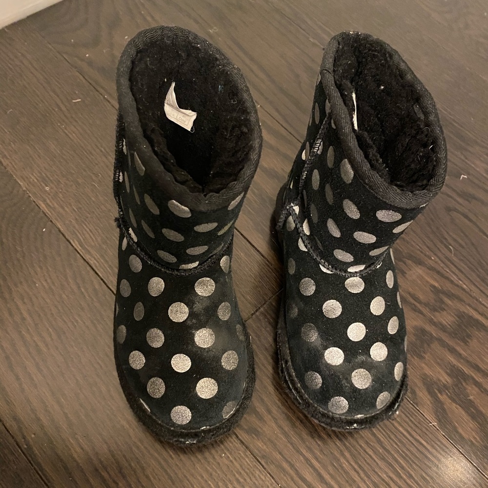 Girl’s Ugg Boots- size 11